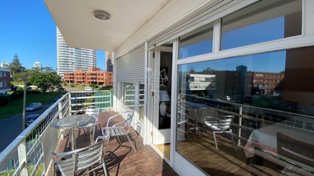 Apto de 2 dormitorios 2 baños, Balcon y cochera. en mansa