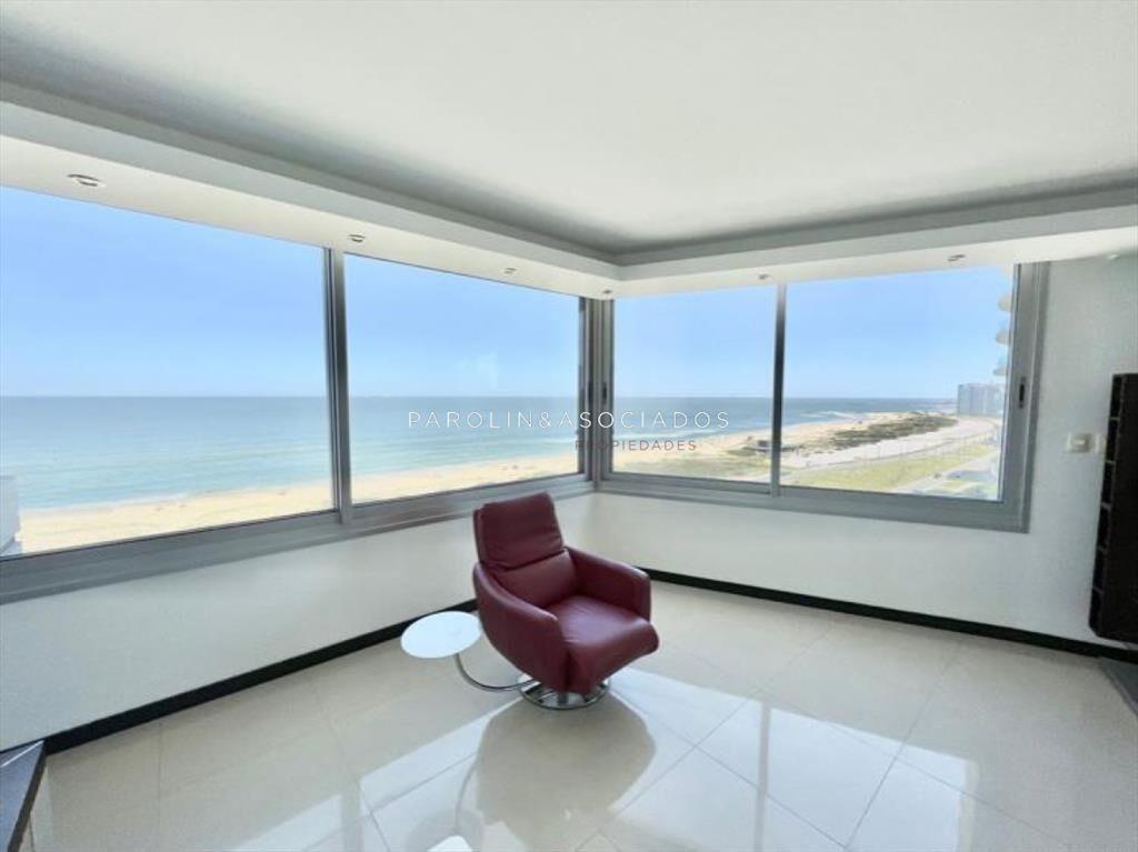 Apartamento en venta de 3 dormitorios en Tiburón