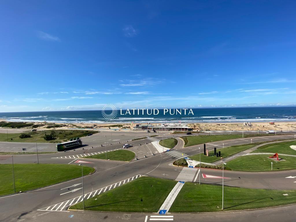 Playa Brava, 3 dormitorios y servicio