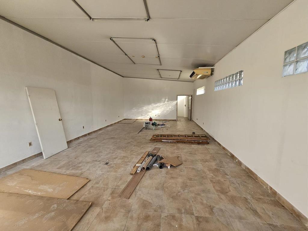 Paysandu y Vazquez, entrada camionetas, 3 plantas, 531 m2 !