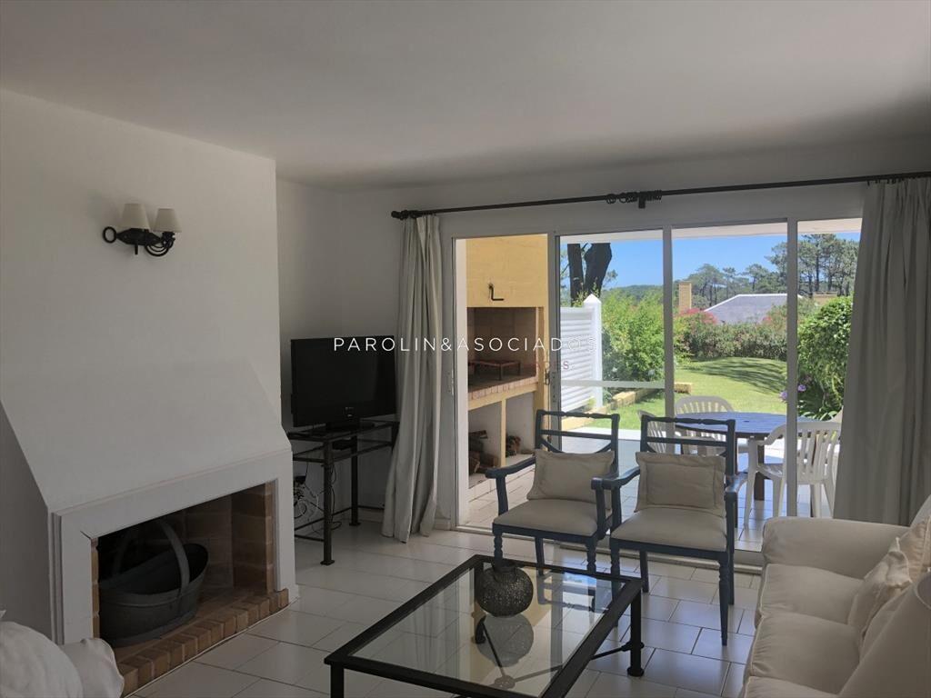 Apartamento en venta de 2 dormitorios + en Punta