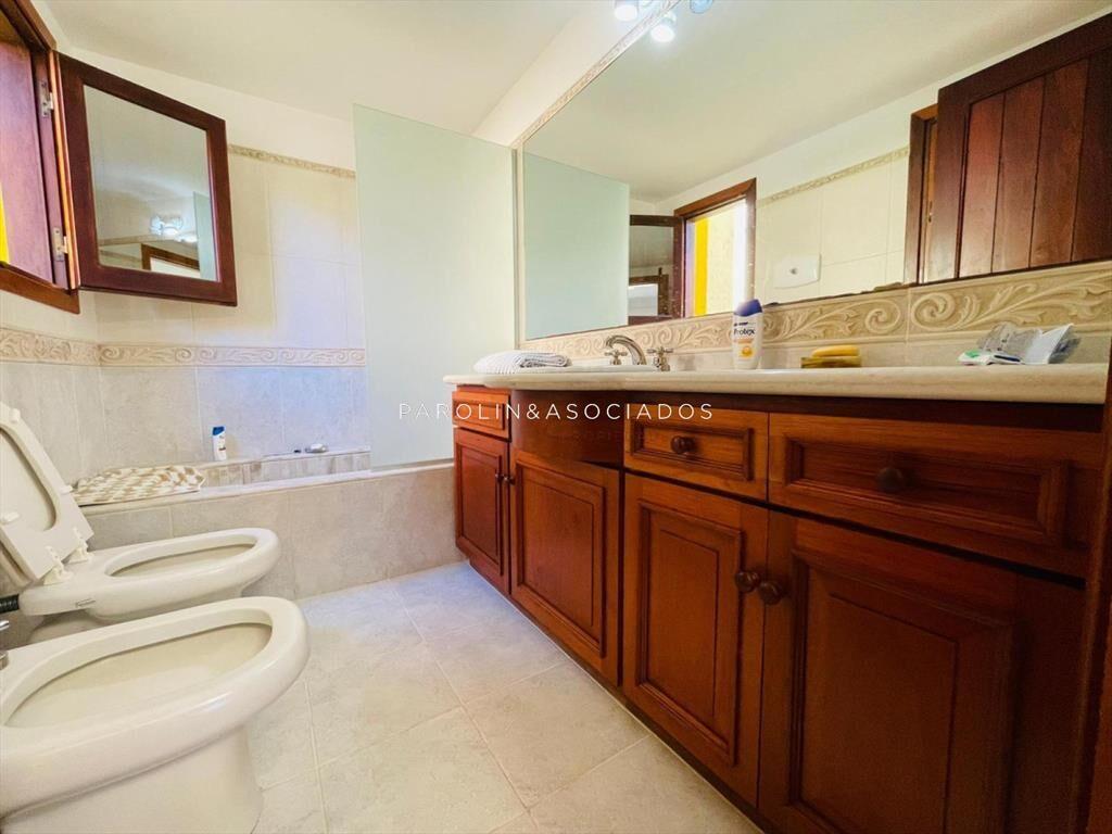 Casa en venta de 4 dormitorios en Beverly Hills, Punta del