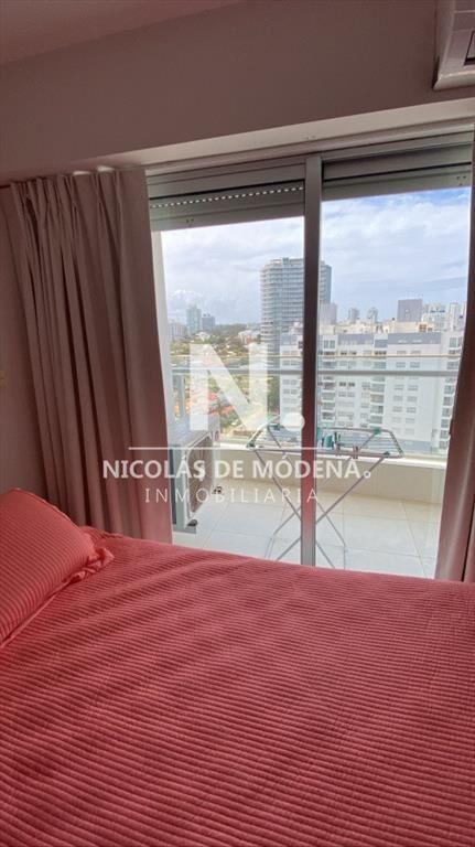 Apartamento en alquiler temporario Playa Mansa 2 dormitorio