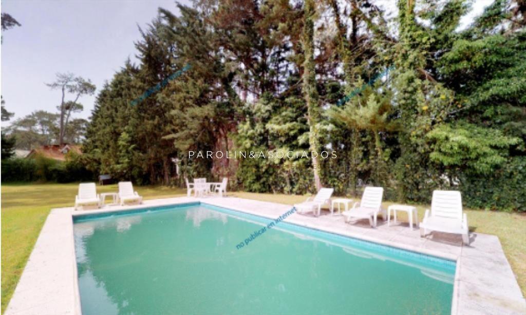 Hermosa casa en venta de 4 dormitorios en Lugano, Punta del