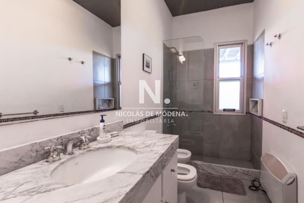 Venta de casa en La Juanita - Jose Ignacio de 4