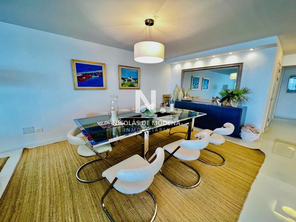 Departamento de 4 dormitorios en venta en de Mar,