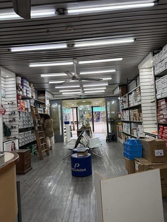 Alquiler local comercial · 150 m² · 8 de Octubre y Comercio