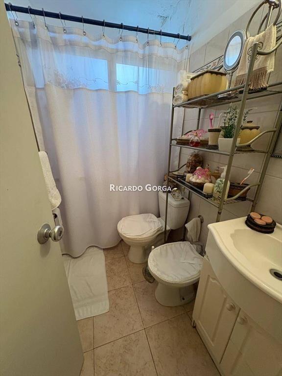 Apartamento venta 2 dormitorios y estacionamiento en Eus...