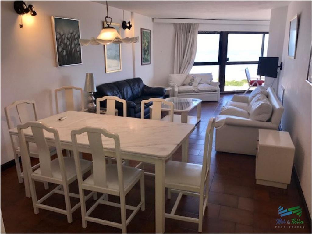 Apartamento en Brava, 2 dormitorios *