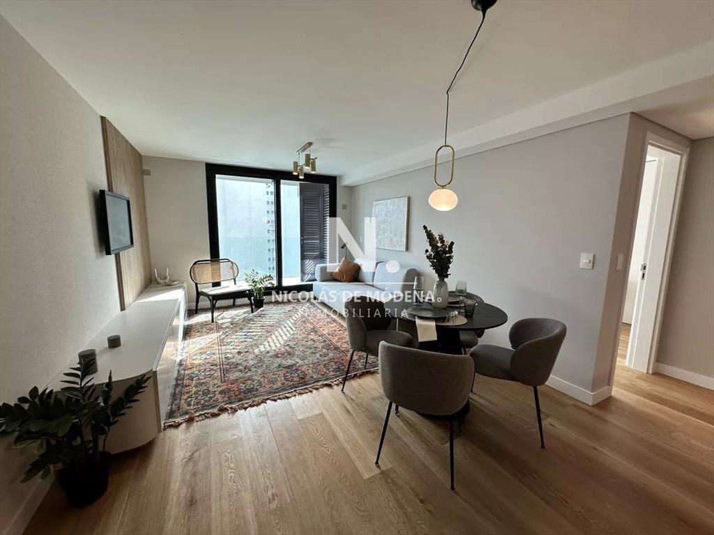 Venta Apartamento de 3 Dormitorio en El Corazon de Punta Ca