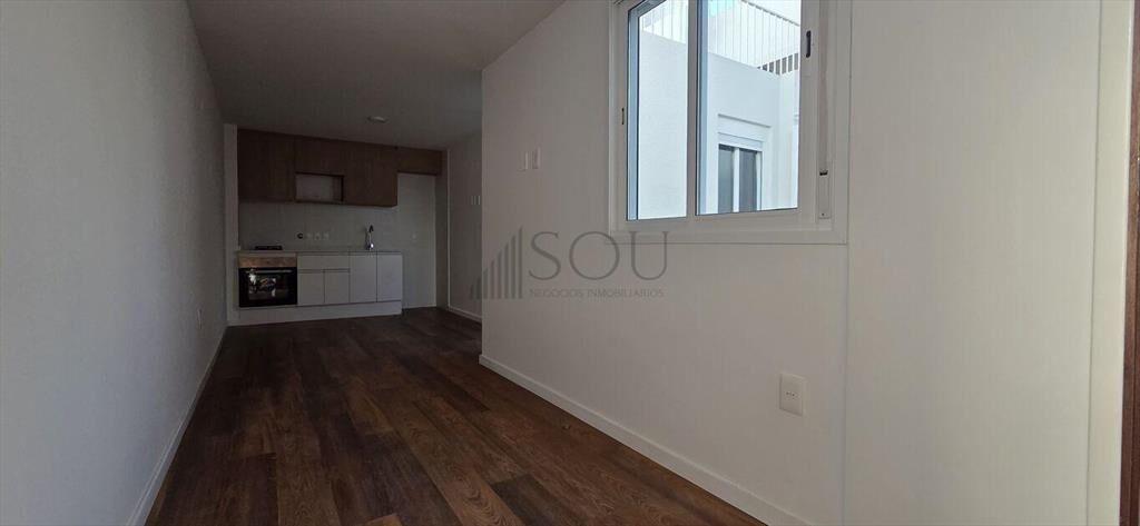 VENTA APARTAMENTO CON RENTA 1 DORMITORIO Y TERRAZA CON PARR