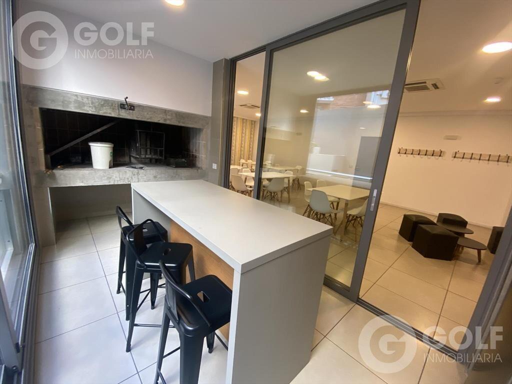 Venta apartamento de 1 dormitorio con cochera en Punta Carr
