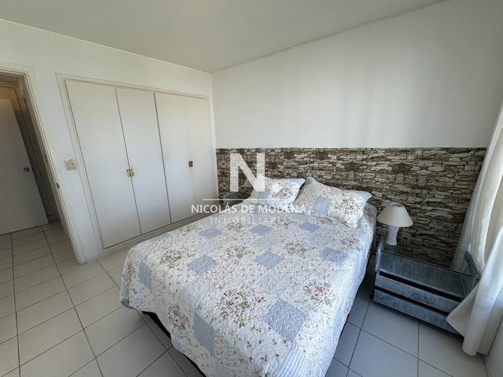 Apartamento de 1 dormitorio con vista al mar en