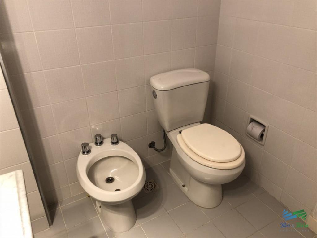 En venta.. piso intermedio, planta amplia muy en