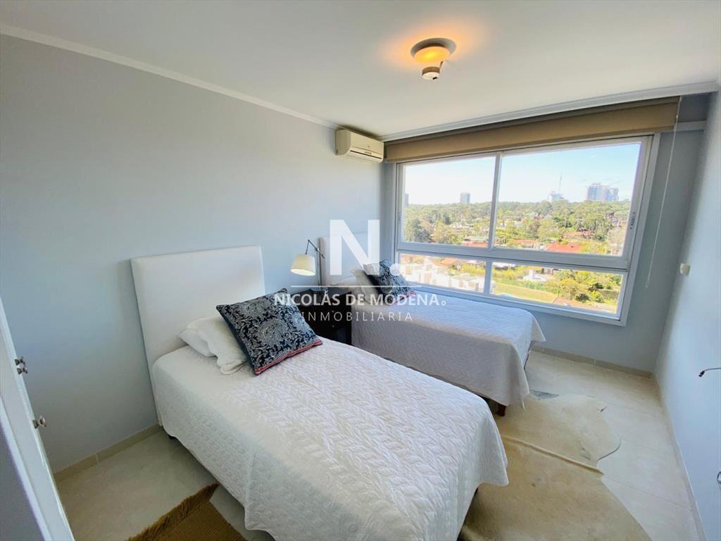 PISO ALTO CON VISTA AL MAR EN EDIFICIO LE JARDIN