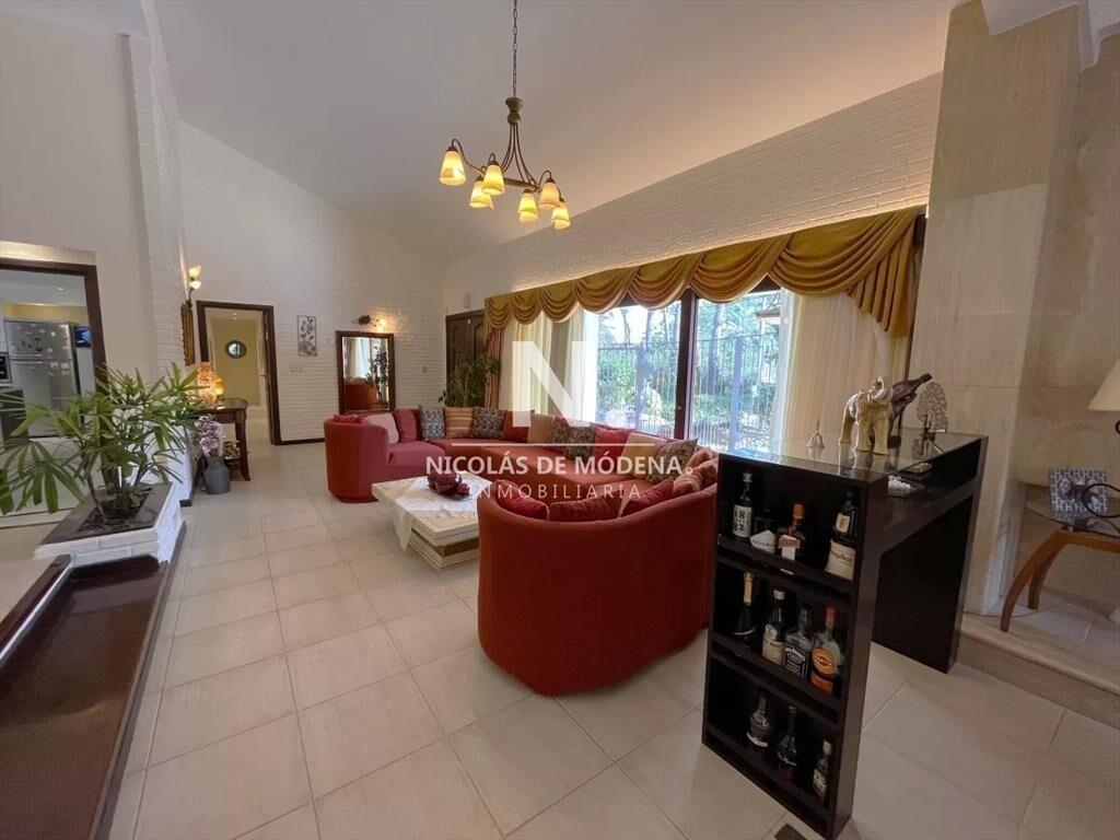 Elegante casa ubicada en  Lugano, Punta del Este