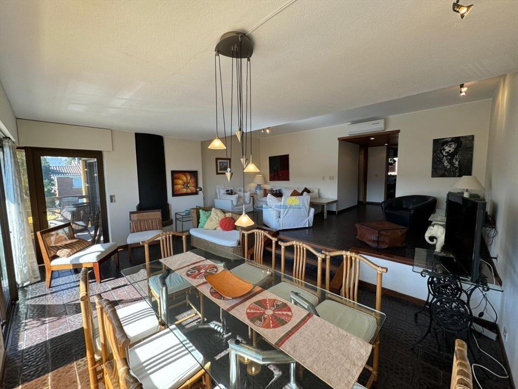 Apartamento en alquiler de 3 dormitorios en , del