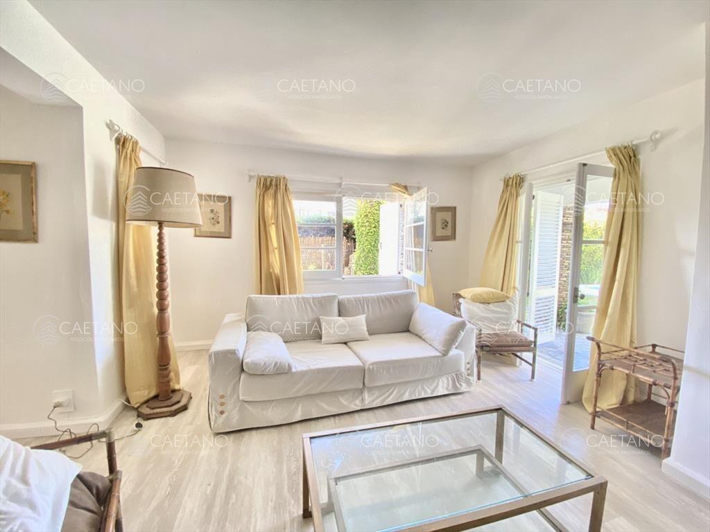 Vende casa 5 dormitorios. PenÃ­nsula, Punta del