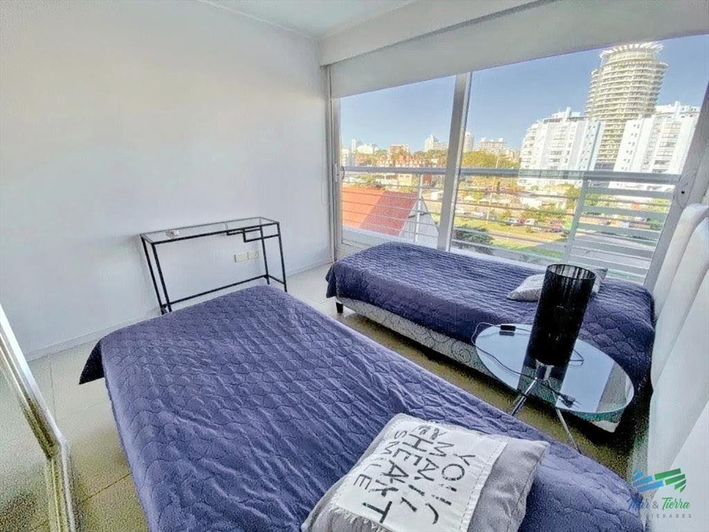 Venta apartamento 3 dormitorios playa Mansa Punta