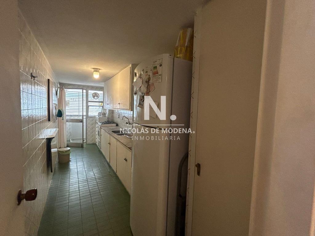 Apartamento de 4 dormitorios en Playa Mansa, del