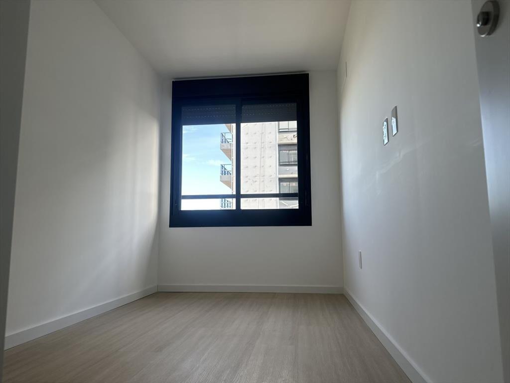 Venta con renta 2 dormitorios con garaje en Malvín - Estr...