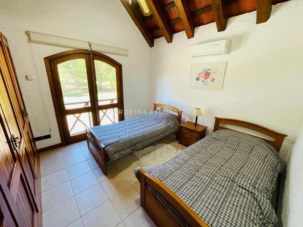 Casa en venta de 4 dormitorios en Beverly Hills, Punta del