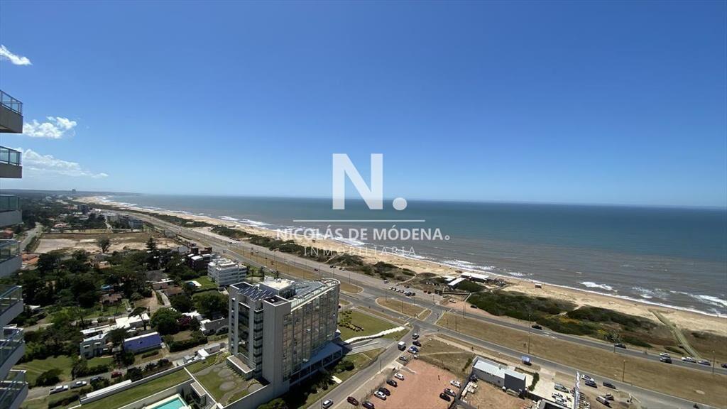 Apartamento en venta de 3 dormitorios en Playa al