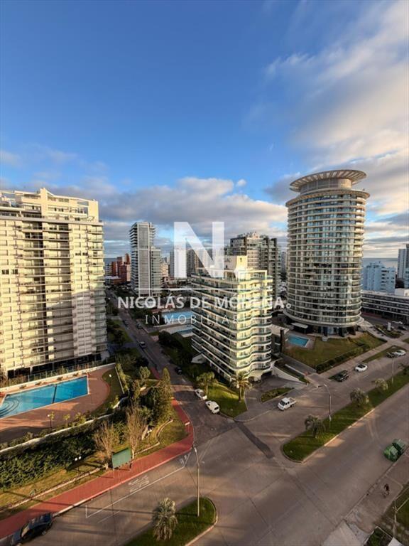 En venta apartamento de 2 dormitorios, con vista