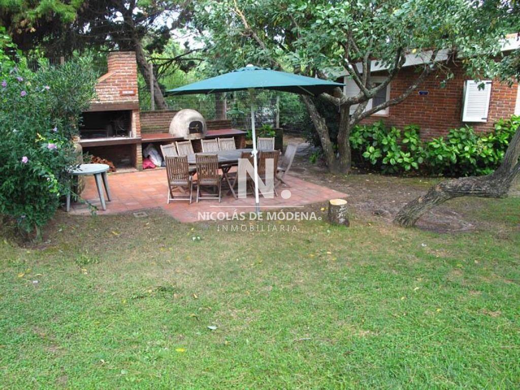 Casa de 3 dormitorios y dependencia en Aidy cerca