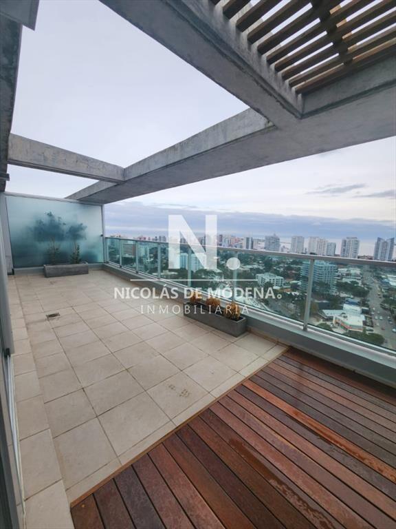 Penthouse de 2 dormitorios en venta en torre con