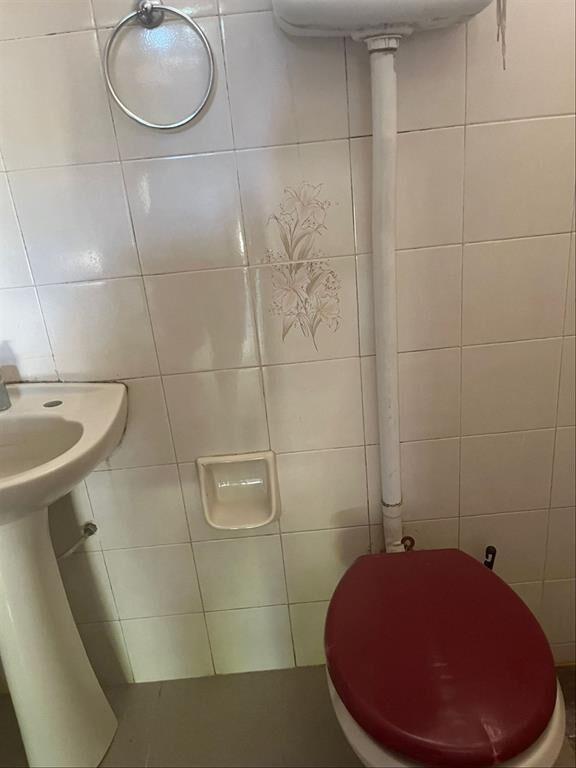 *** ALQUILADO ***  CABAÑA DE 3 DORMITORIOS PRÓX. AV. PEREZ