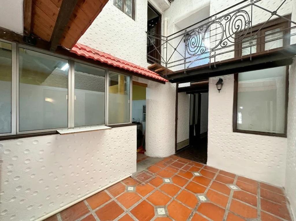 Venta de casa de 6 dormitorios en Cordón