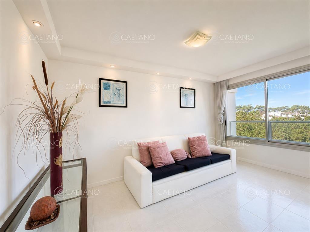 Venta apartamento 3 dormitorios mas servicio, -