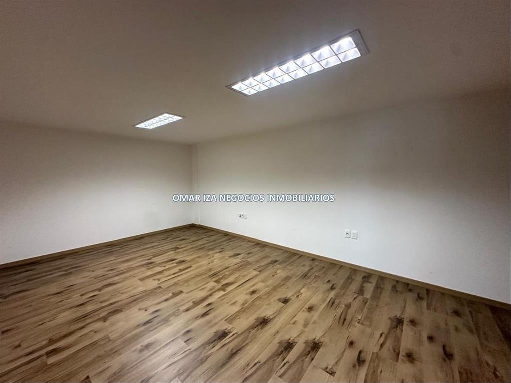 Venta local industrial Sayago, galpon para depósito con ofi