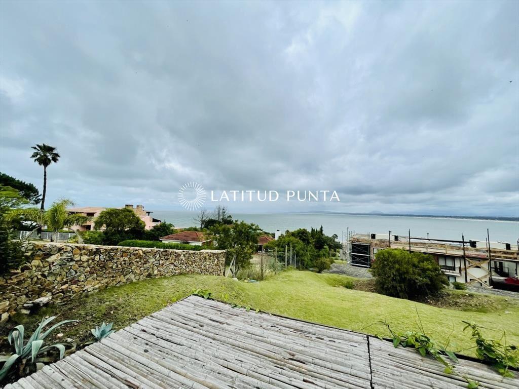 Apartamento de 2 dormitorios con parrillero en