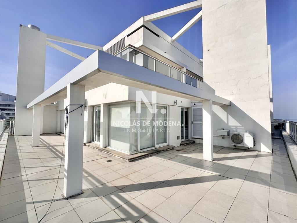 Vende apartamento de 3 dormitorios en Brava- del