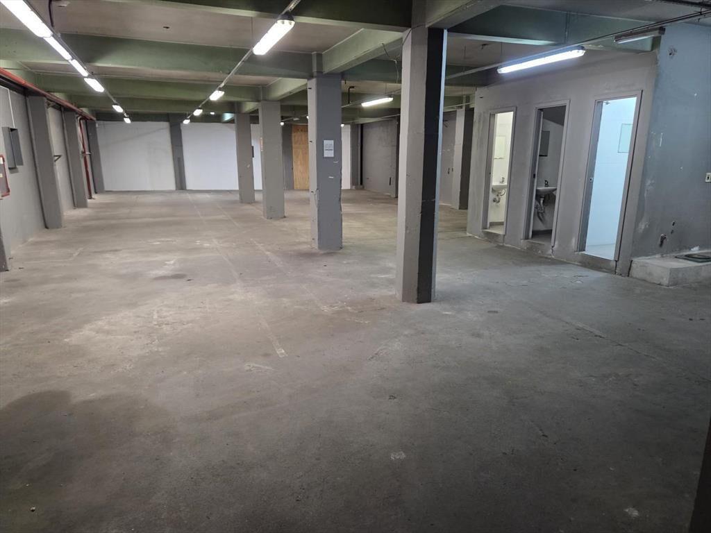 8 de octubre esq. Luis Alberto de Herrera, 2800 m2   parkin