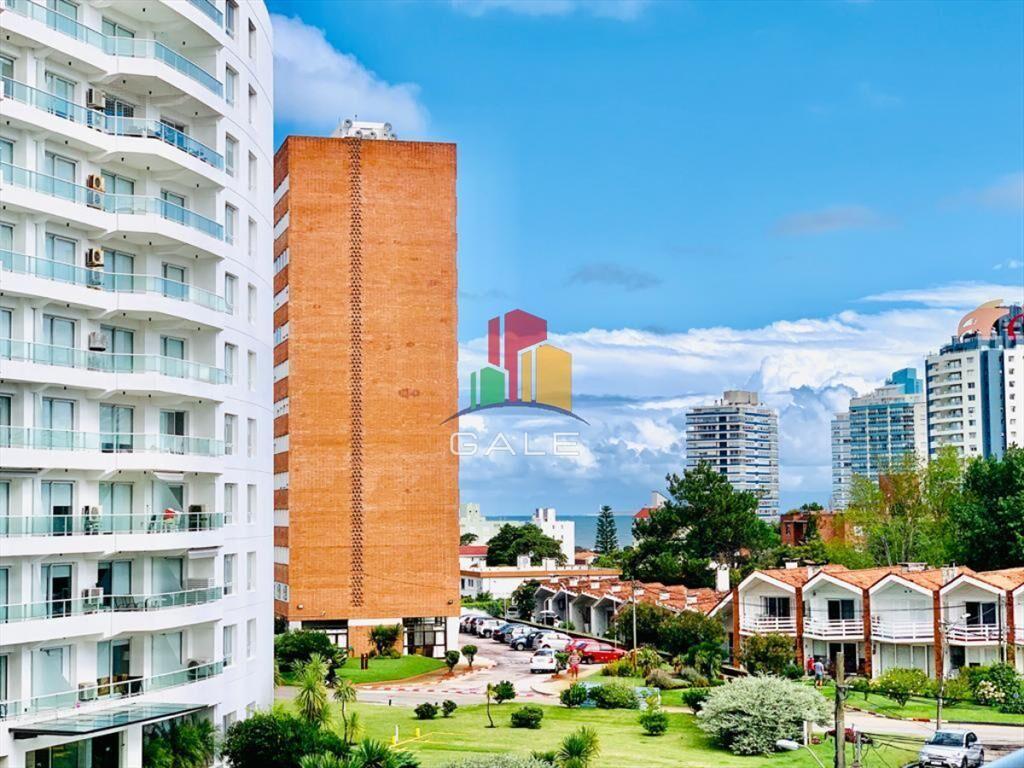 apartamento en zona de Aidy Grill, con parrillero propio