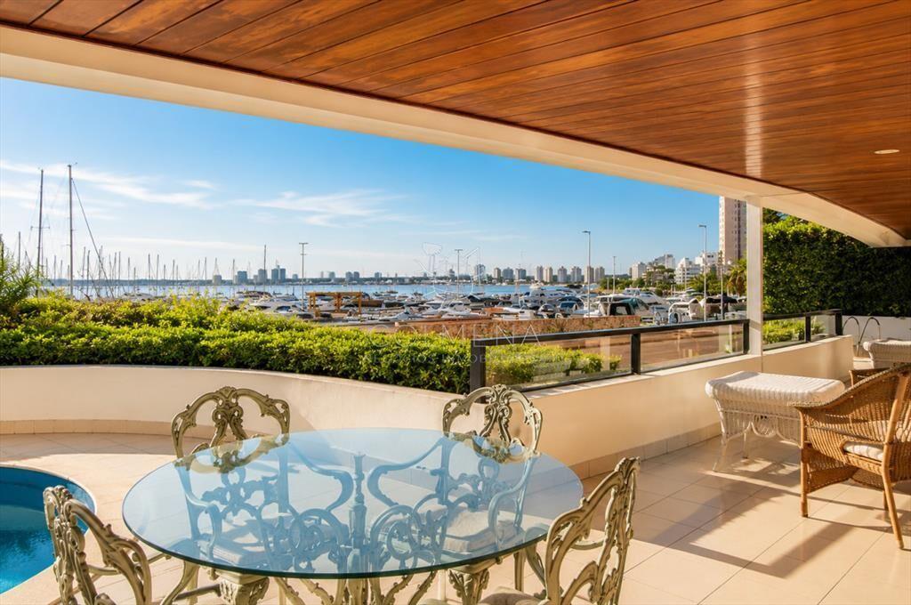 Sólido apartamento en venta, Península, Punta 3