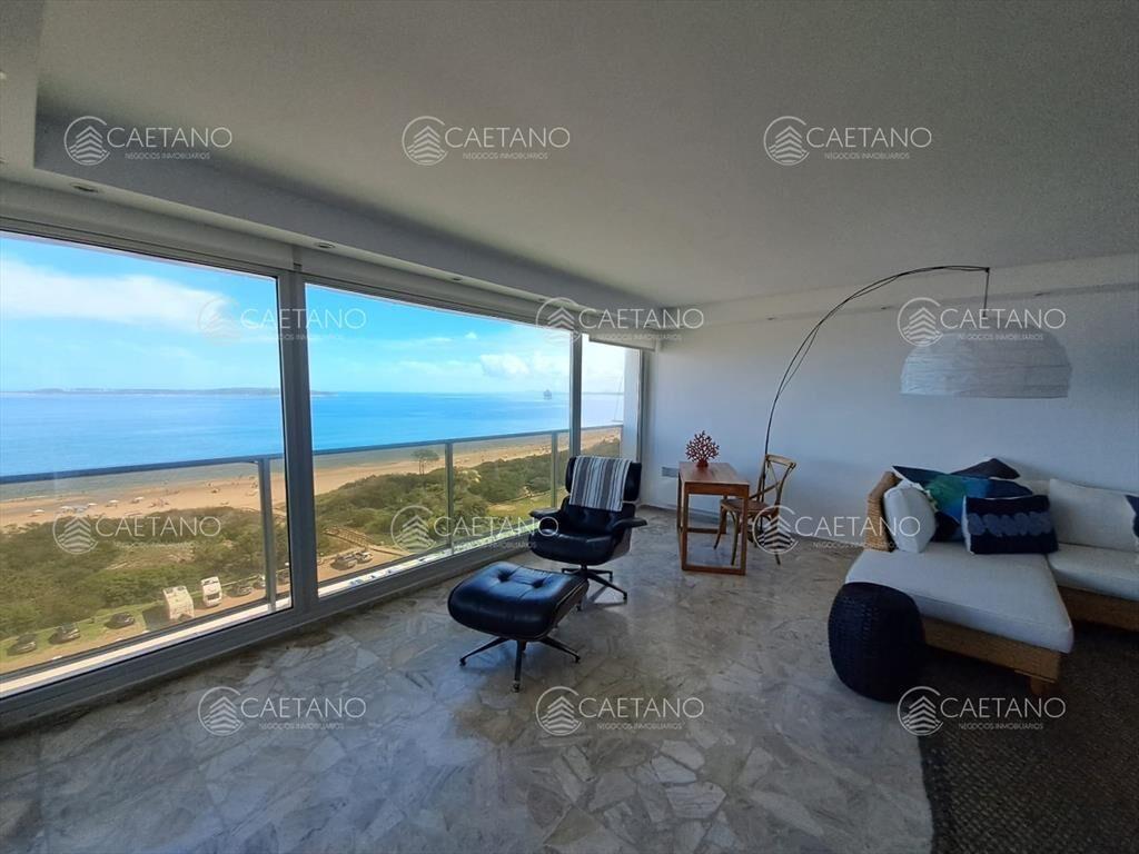 Departamento en venta con amplios ambientes, en