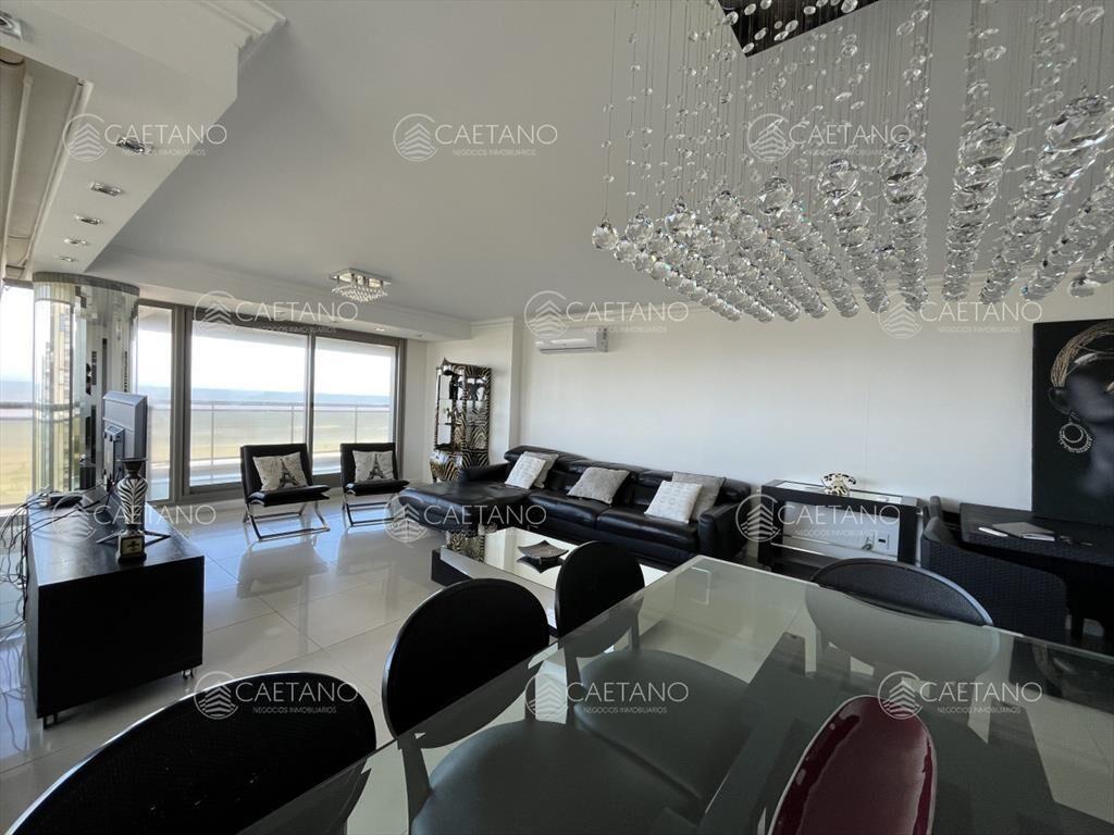 Venta apartamento de 3 dormitorios, Playa Brava