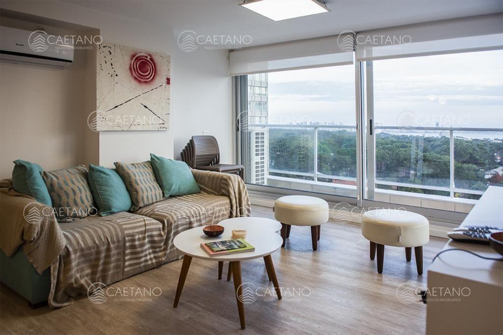 Vende apartamento de 3 dormitorios en Roosevelt