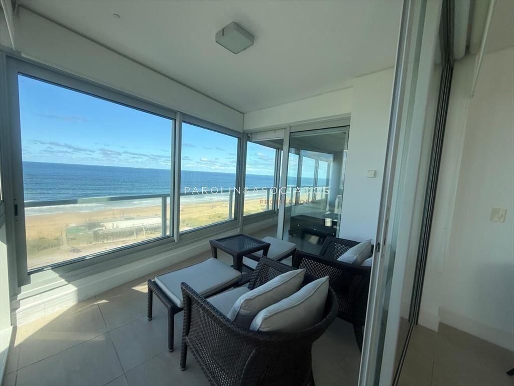 Apartamento en venta de 3 dormitorios en edificio