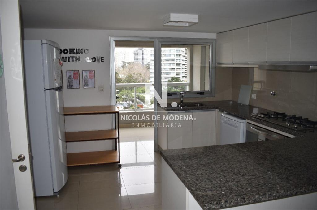 Apartamento de 3 dormitorios en Playa Brava, del