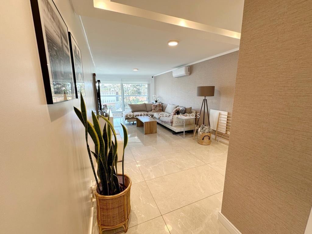 Apartamento en venta de 2 dormitorios en edificio