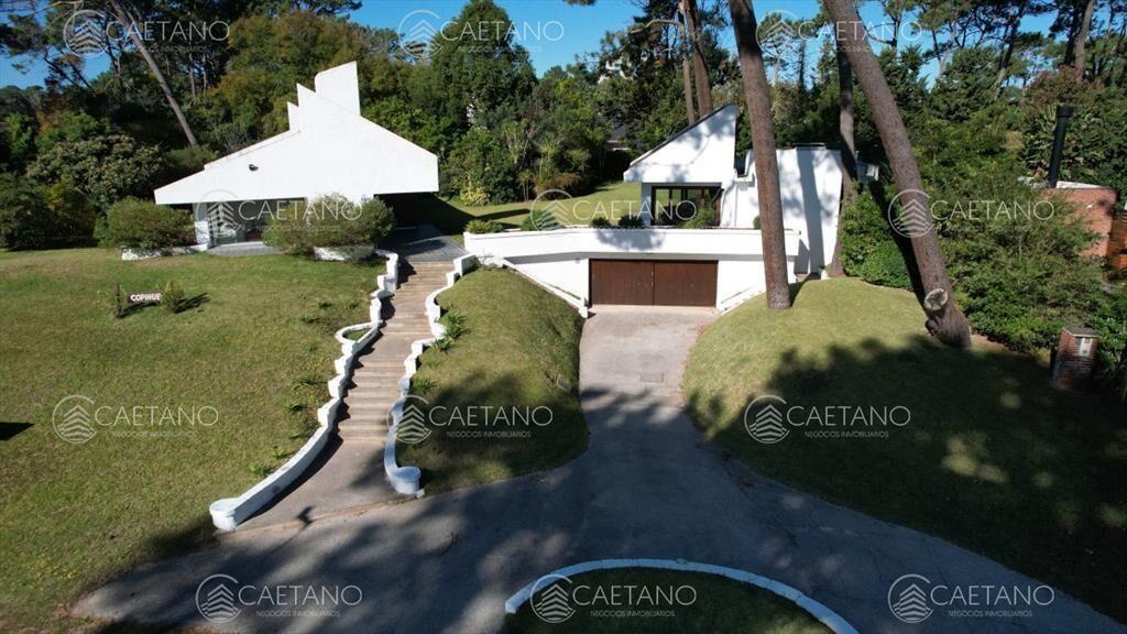 Casa en venta en Lugano, Punta del este, 3 y