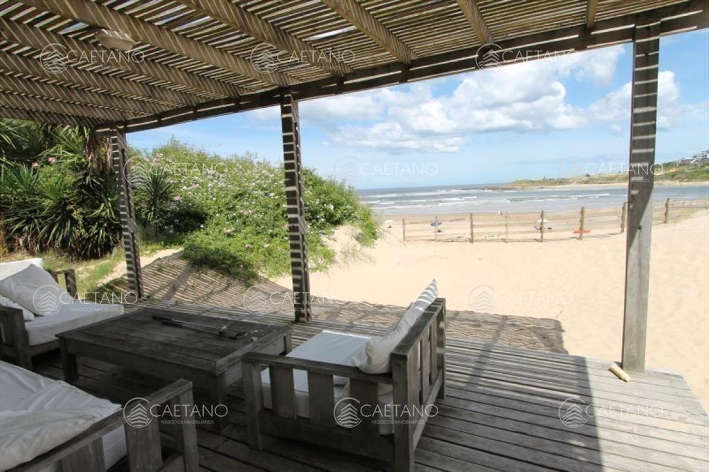 Casa sobre la playa, ideal para veranear!