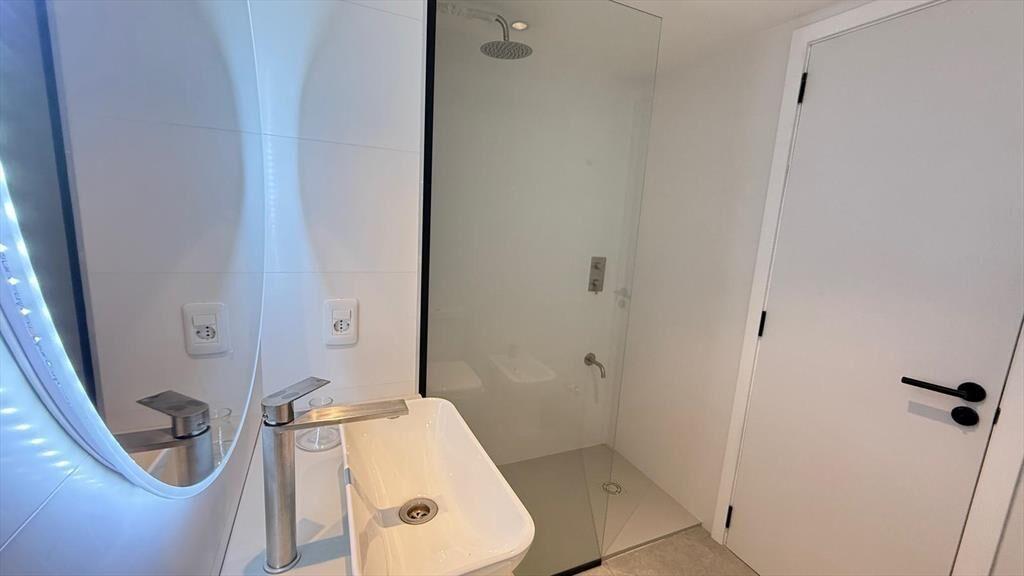Venta Apartamento Buceo 2 dormitorios 2 baños garaje a estr