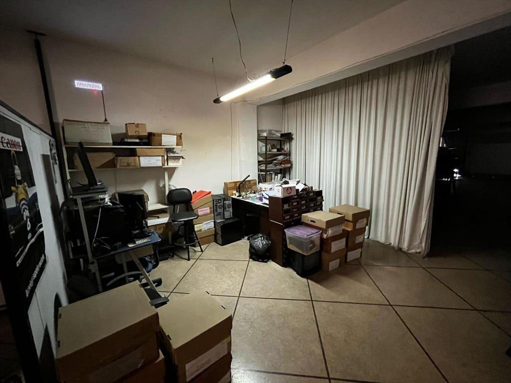 Rondeau esq. Uruguay, edificio entero, local de 330 m2 + ap