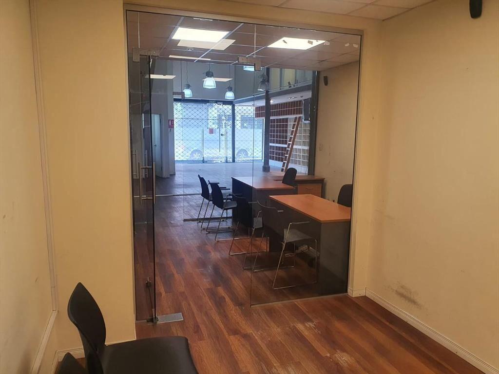 Av Uruguay casi Libertador, padrón único , 1319 m2, excelen